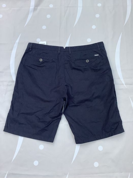 Pantaloni scurti Bugatti marime 52