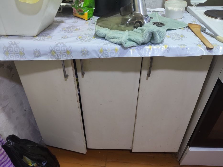 Отдам стол для кухни