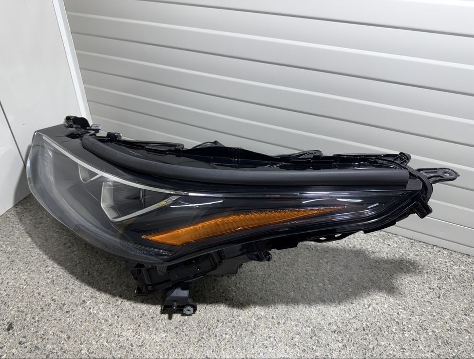 Far stânga  full led Toyota highlander