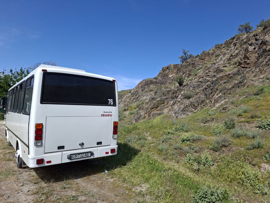 Avtobus isuzu hc40