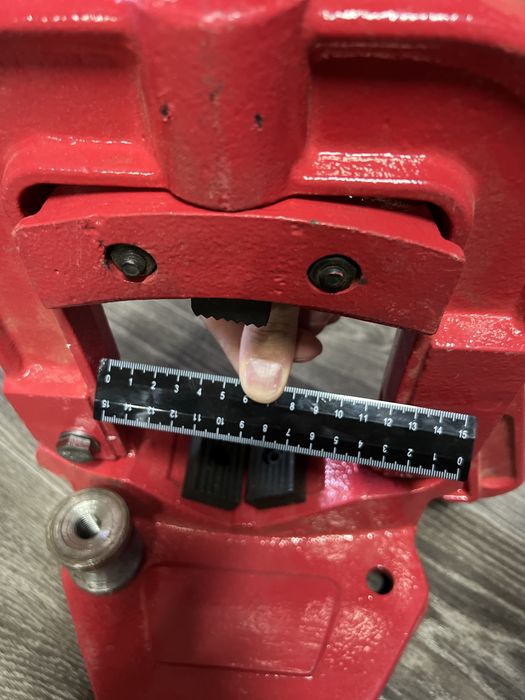 Продам Трубные тиски