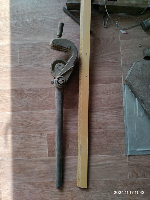 Трубный ключ СССР. Продам.