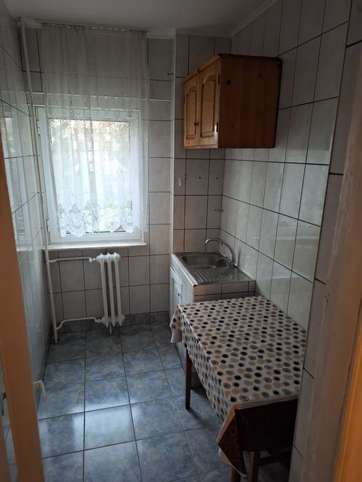 Garsonieră la etajul 1 | Zonă liniștită, Str. Lânăriei, Pitești