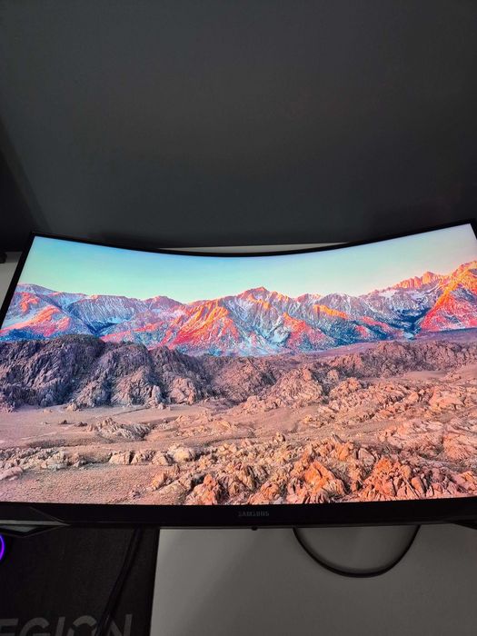 Samsung Odyssey G7, 32", QHD, 240Hz – fără stand