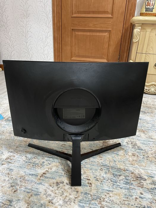 Монитор Samsung 144грц 24 дюйма