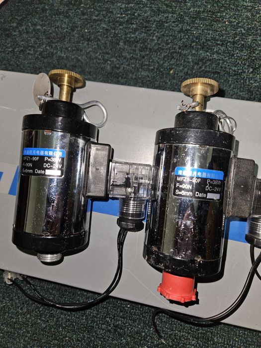 Пусковой соленоид.