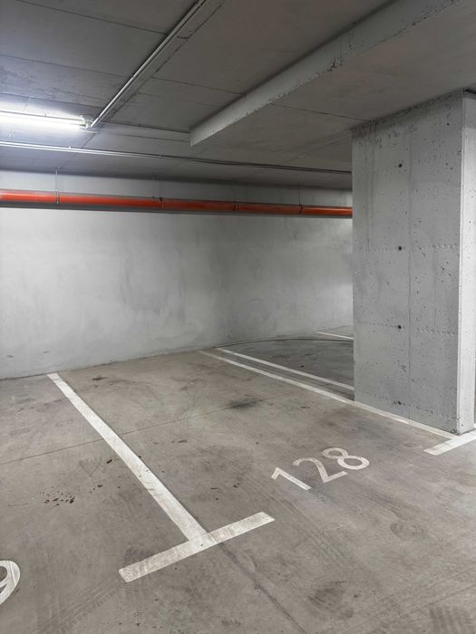 Дава се под наем Гараж / Паркомясто в София, Зона Б-19 - 16 кв.м за 66.3 € - Снимка #1