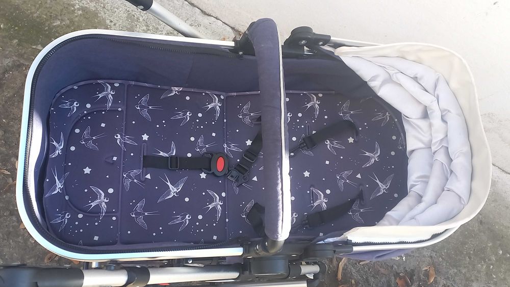 Комбинирана детска количка със стол за кола