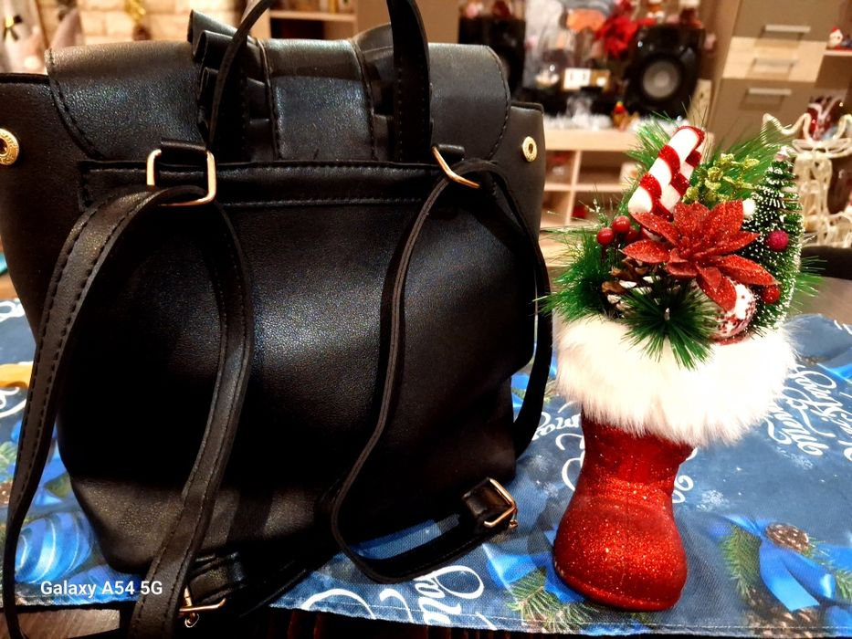 Много интересна чанта раница