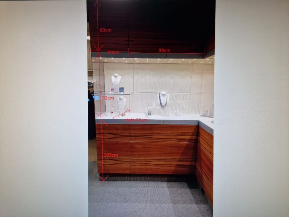 Mobilier complet pt magazin / consignatie bijuterii la 15% din pret