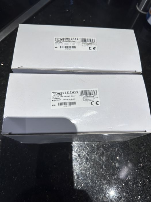 Vând sistem supraveghere – 2 camere Hikvision + 2 alimentatoare/acumulatori – NOI( cu factura)