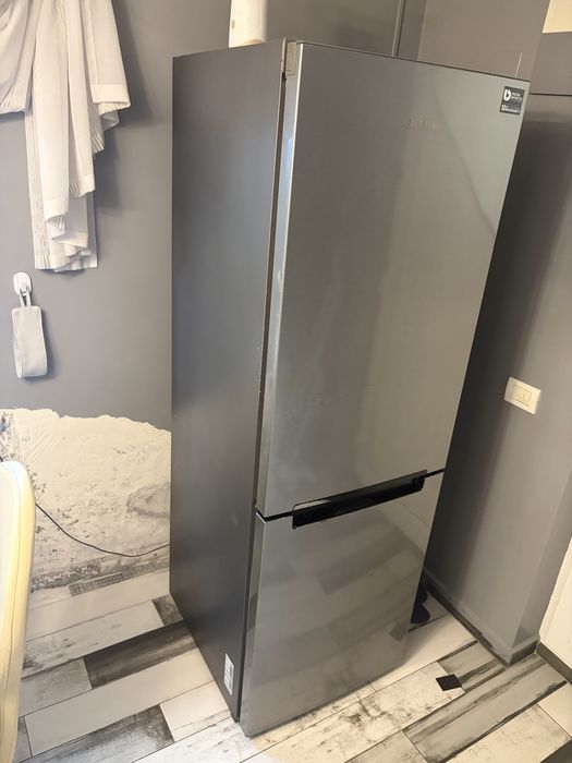 Combină frigorifică Samsung Digital Inverter, No Frost, inox – stare bună