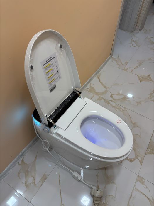 Мултифункционална смарт тоалетна с подгрев, сушене,