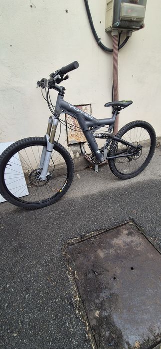 Vand bicicleta full suspension