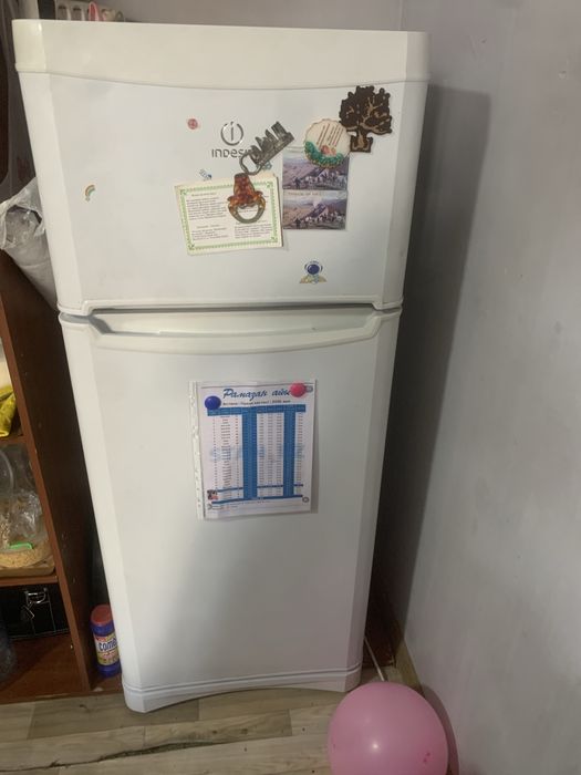 Холодилник индесит