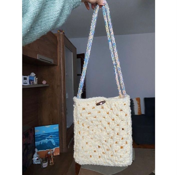 Vand gentuta crosetata