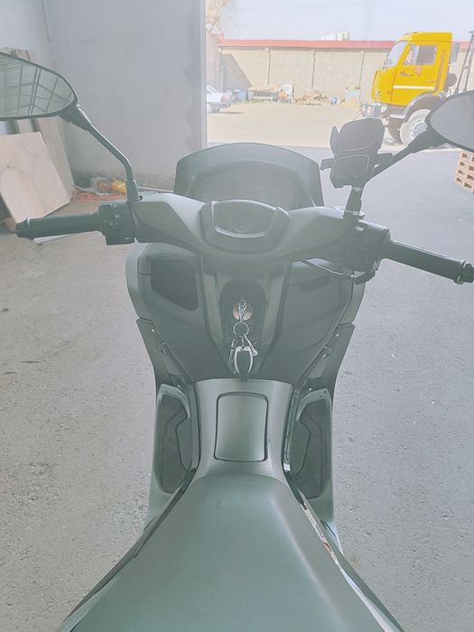 Продаётся скутер срочно N maxs