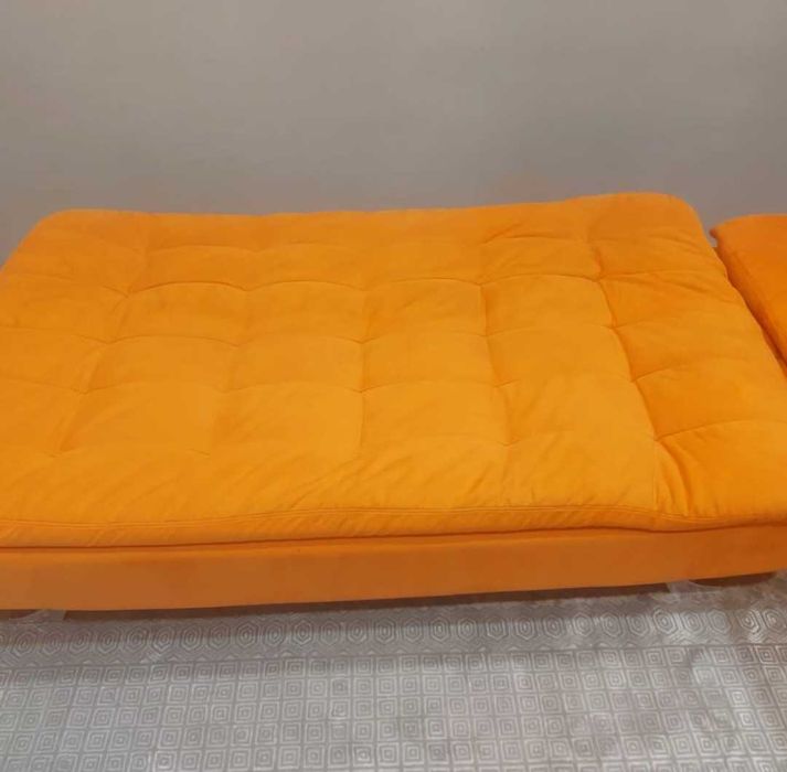 Диван угловой оранживый