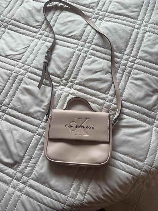 Розова чанта Calvin Klein