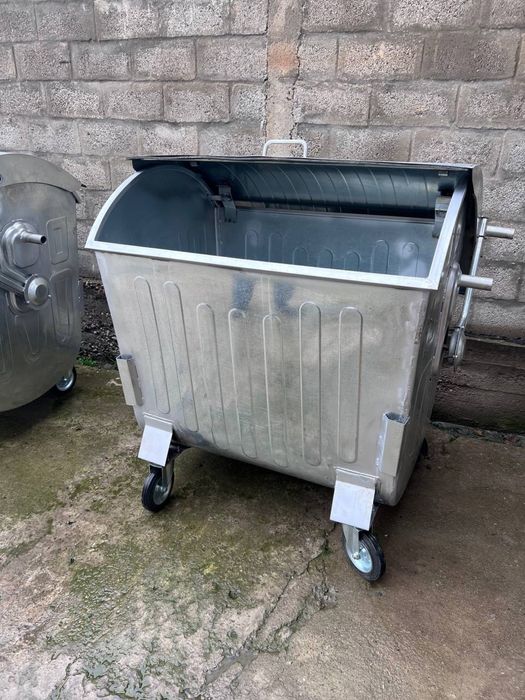 Мусорный  контейнер