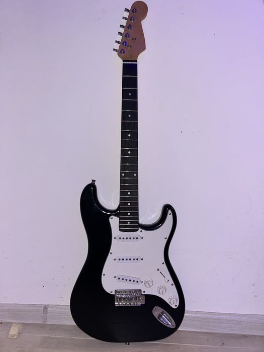 chitara(nu stiu exact daca are firma)