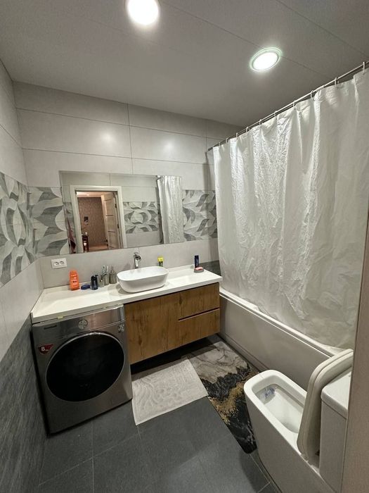 Продам квартира 3х комнат 90м2 ор: Аэропорт мебель+техника! США