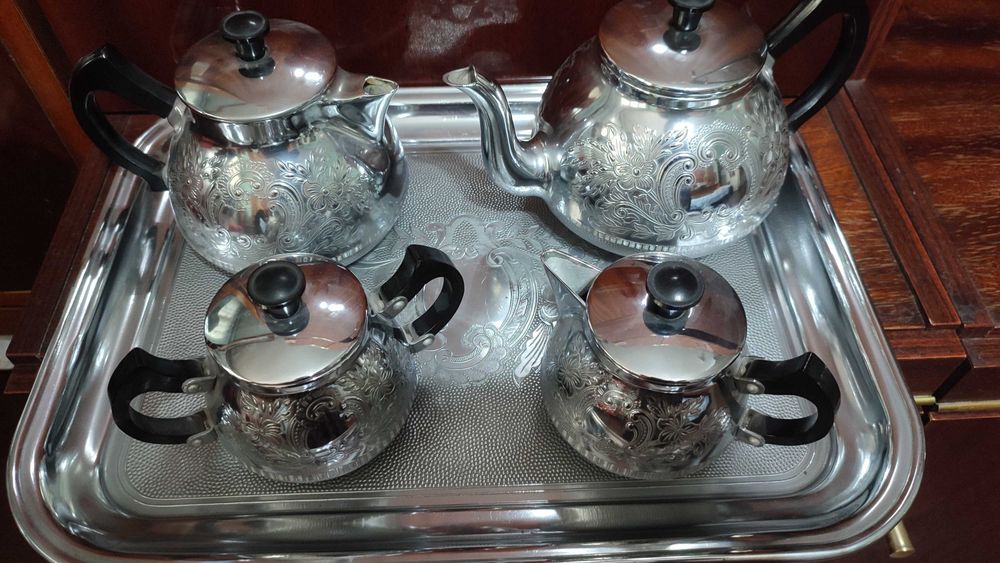 Антикварный чайно-кофейный набор.