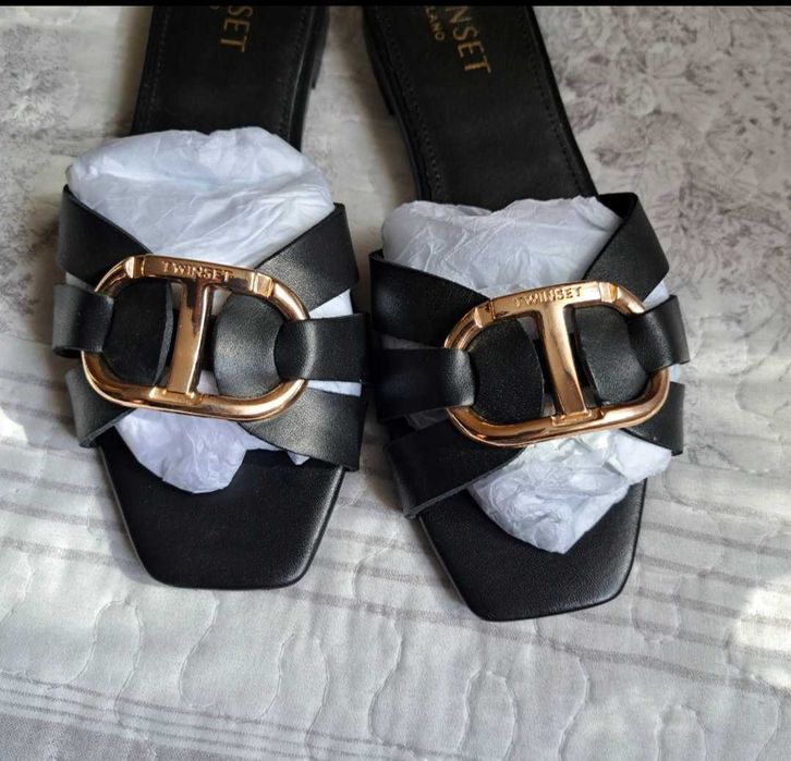 TWINSET Oval T-plaque leather slides