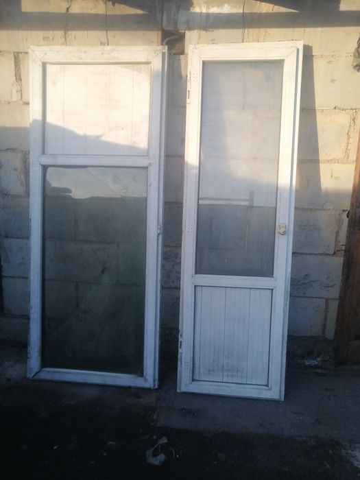 Продам пластиковые двери