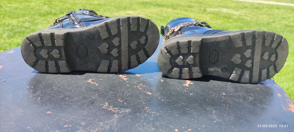 Детски лачени ботуши