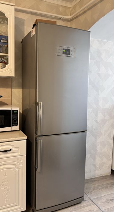 Холодильник LG сатылады