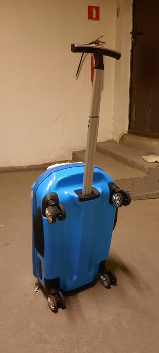 Продам почти новый чемоданчик детский