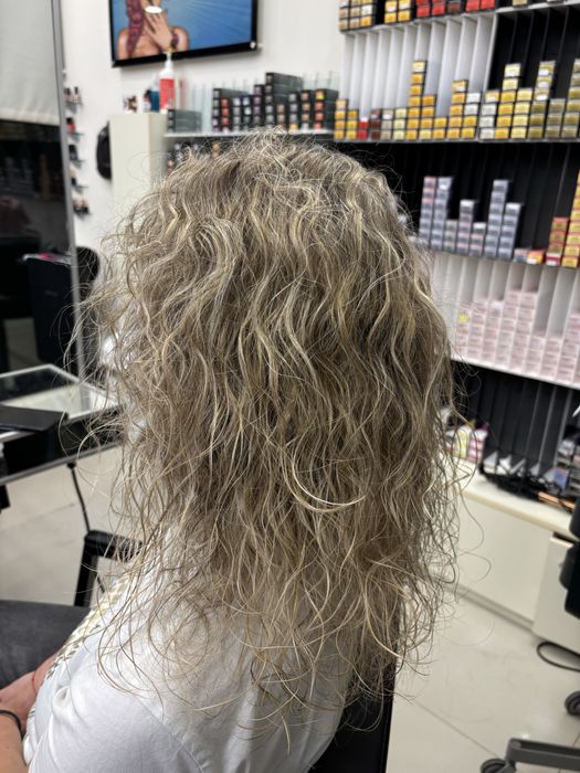 Hairstylist Profesionist la Tine Acasa-Tuns ,Vopsit ,Suvite Balayage