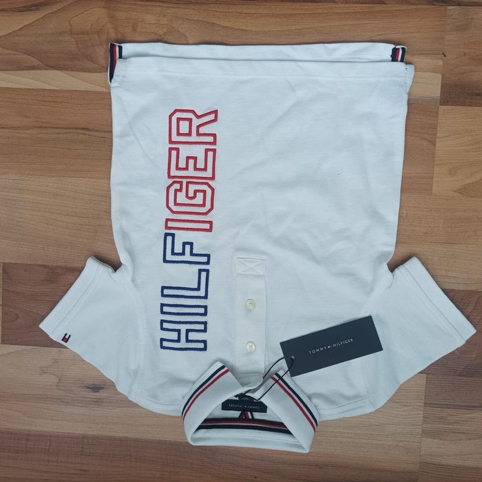 Tommy Hilfiger нова тениска 2-3год