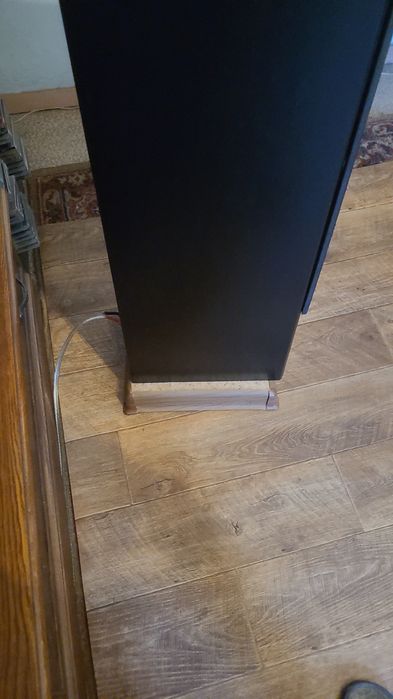 Подставка, стойка под колонки