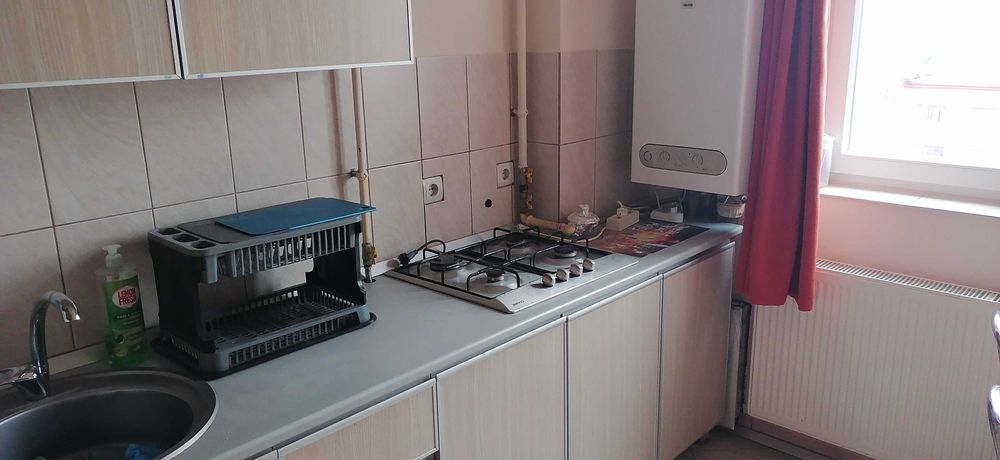 Dau in Chirie aparatament 2 camere zona Confectii Arad linga U.V.G. cu curte interioara si Lift