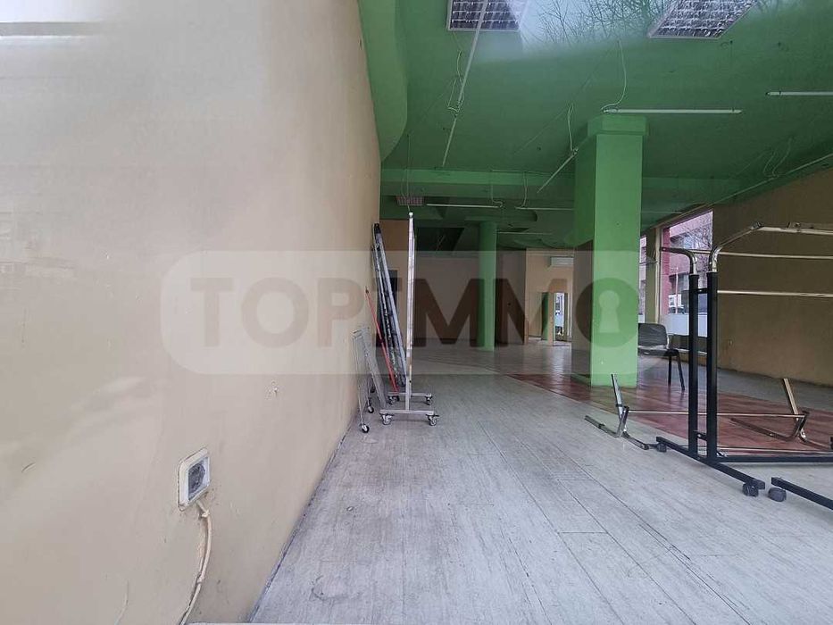 Под наем търговско помещение с централна локация