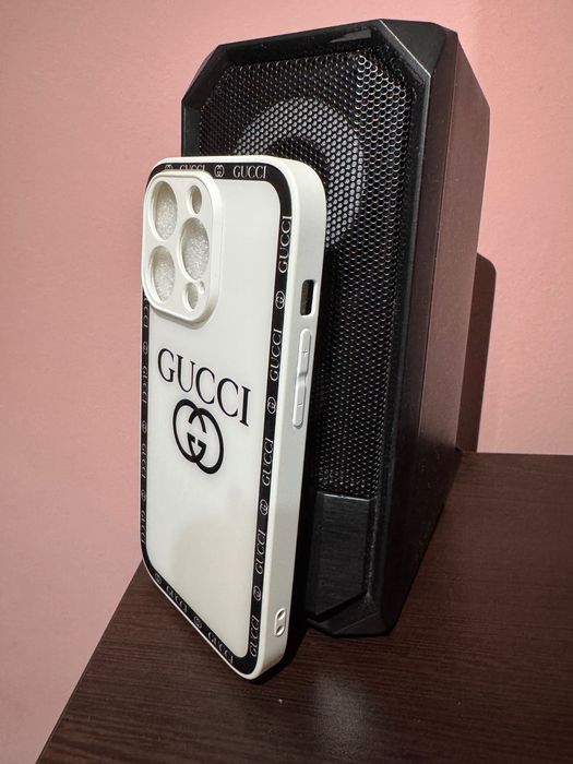 Продавам стилен кейс Gucci за iPhone 14 Pro – цена: 12.99 лв
