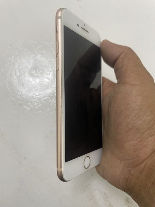 IPhone 8, 64 ГБ, цвет Gold + чехол (самавызов)