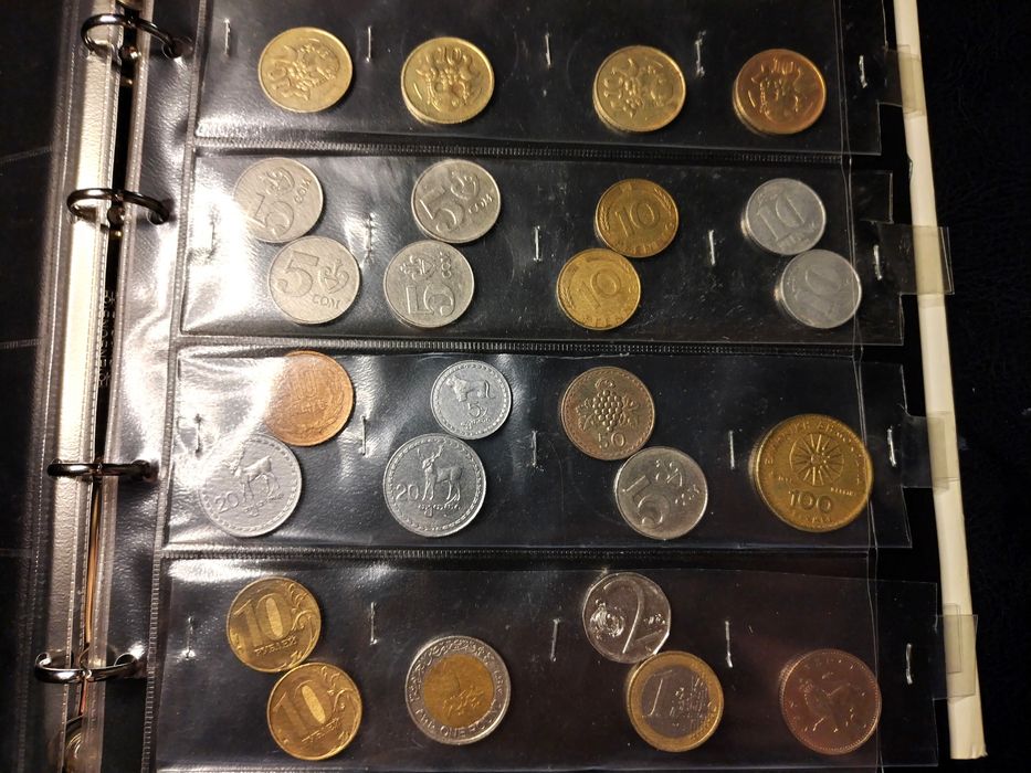 Монеты подлинные, коллекционные.