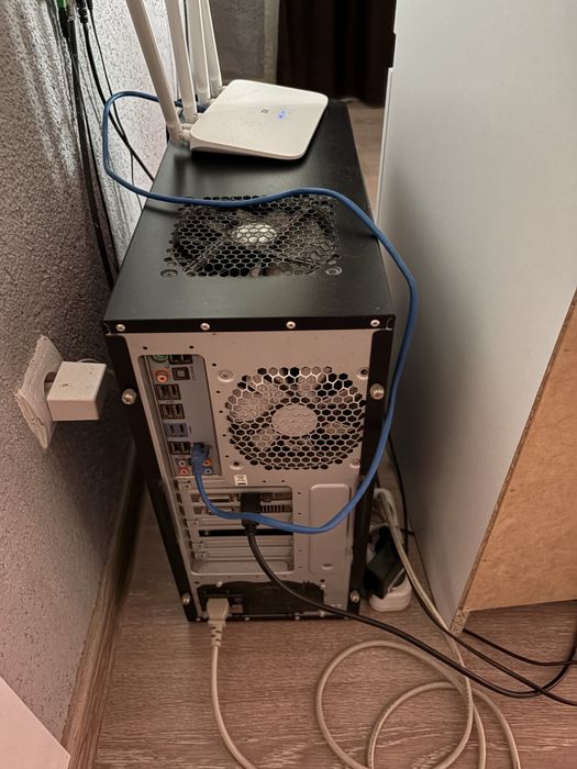 pc gaming + tastatura + mouse +mousepad