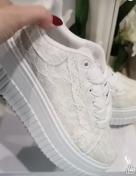 Дантелени кецове на платформа