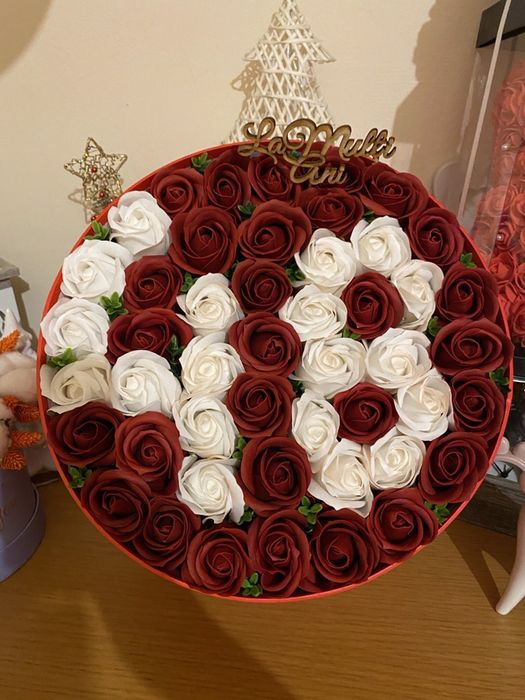 Aranjamente cu cifre cu trandafiri de sapun