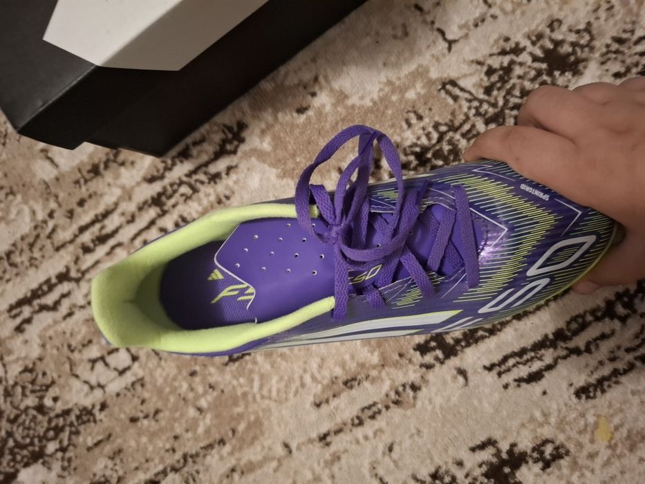 Продавам Стоношки Адидас F50