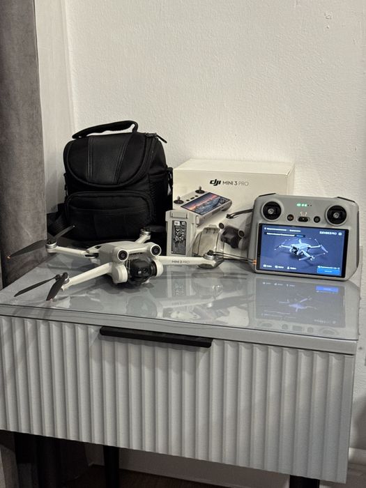 DJI Mini 3 Pro + пульт DJI RC (экран), 2 АКБ и сумка