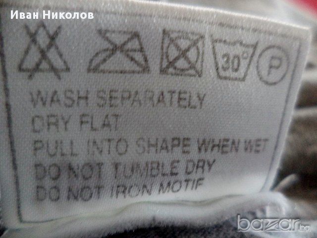 тениска с емблема