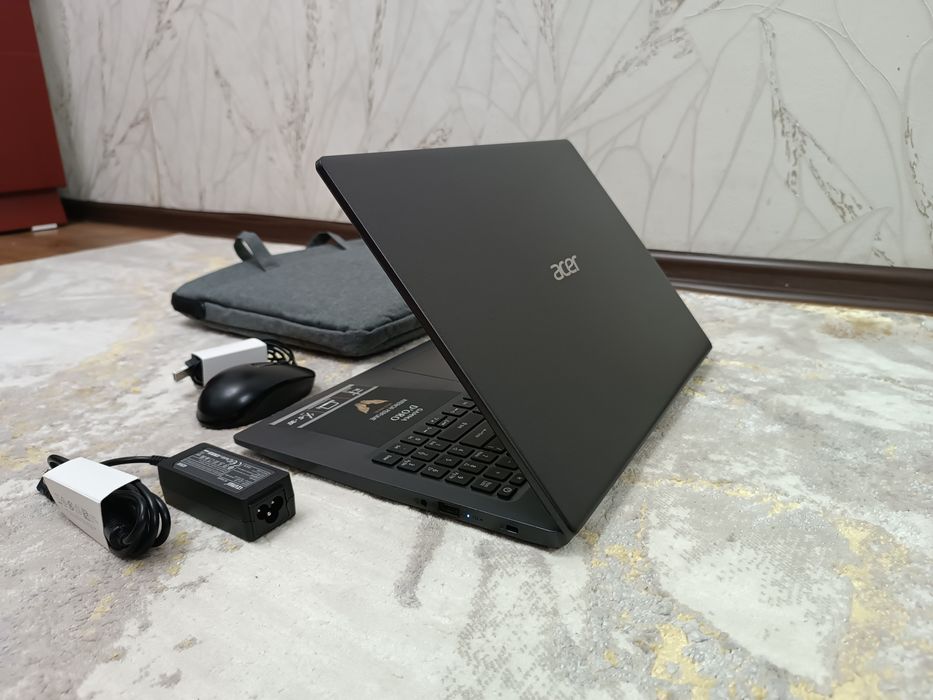 Ноутбук Acer RYZEN 3 + Сумка.