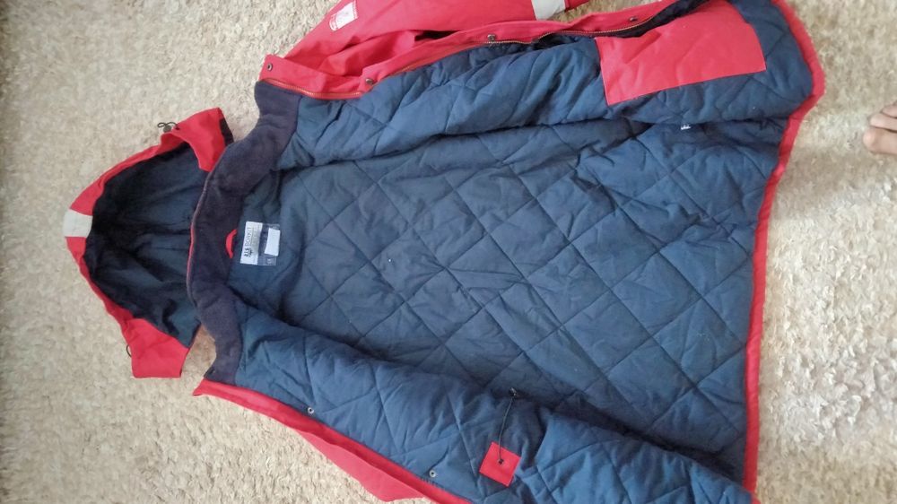 Зимняя утепленная куртка