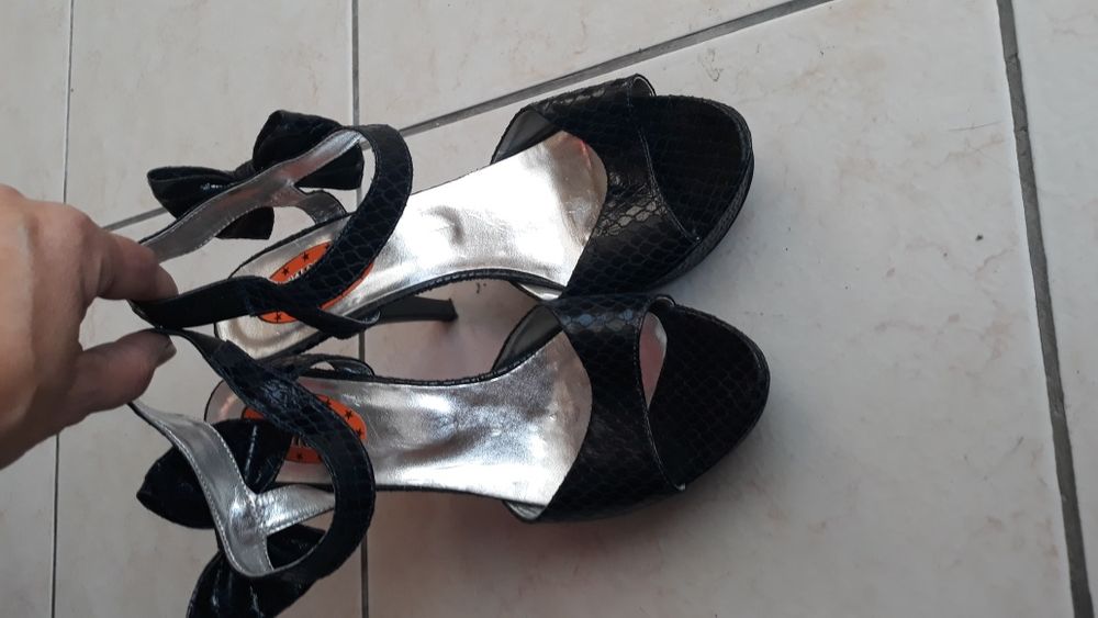 Дамски сандали от естествена кожа