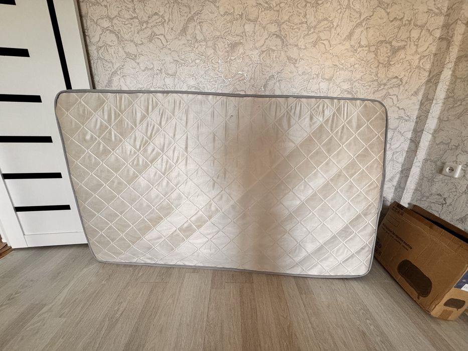 Диван с матрасом